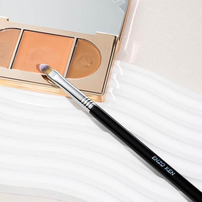 Concealer Brush Under Eye, Small Flat Concealer Brush, Small Makeup Brushes, Under Eye Concealer Brushes, Under Eye Brush Concealer, Flat Brushes Under Eye. (901)