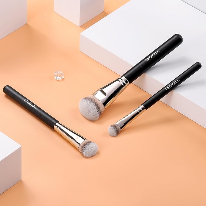 TEOYALL Under-Eye Concealer Brush, Small Flat Angled Synthetic Bristles Flawless Coverage Multitask Brush with Liquid Cream Powder