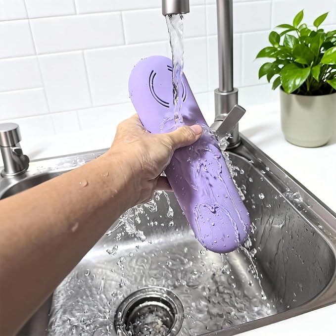 TacoMynxify Magnetic Silicone Makeup Brush Holder – Portable Cosmetic Brush Organizer Case, Travel Makeup Tool Storage for Purse, Bag & Beauty Essentials (Purple)