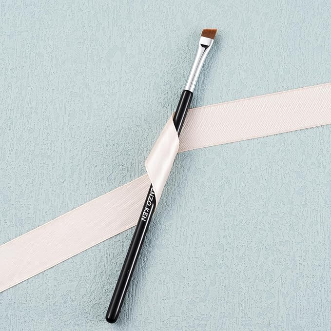 Fine Angled Eyeliner Brush, Flat Eyebrow Brush, Flat Angled Eyebrow Brushes, Brow Brush, Eyeliner Brushes Fine Angled, Winged Eyeliner Brush. (E906)
