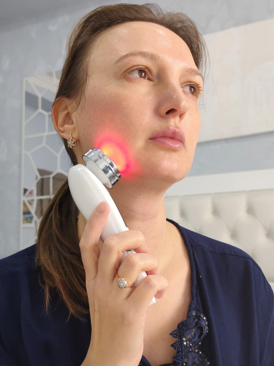 Facial Tools at Home: When Beauty Devices Actually Make Sense