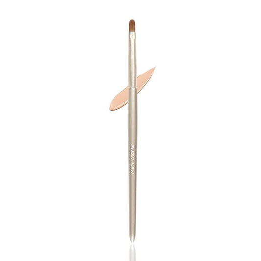 Thin Lip Brush, Mini Flat Concealer Brush Under Eye, Small Lip Makeup Brush for Lip Stick, Liquid Lipstick, Liquid Blush, Lipgloss, Lip Plumper, Lip Plumping Lip Gloss, Spots, Mature Skin.