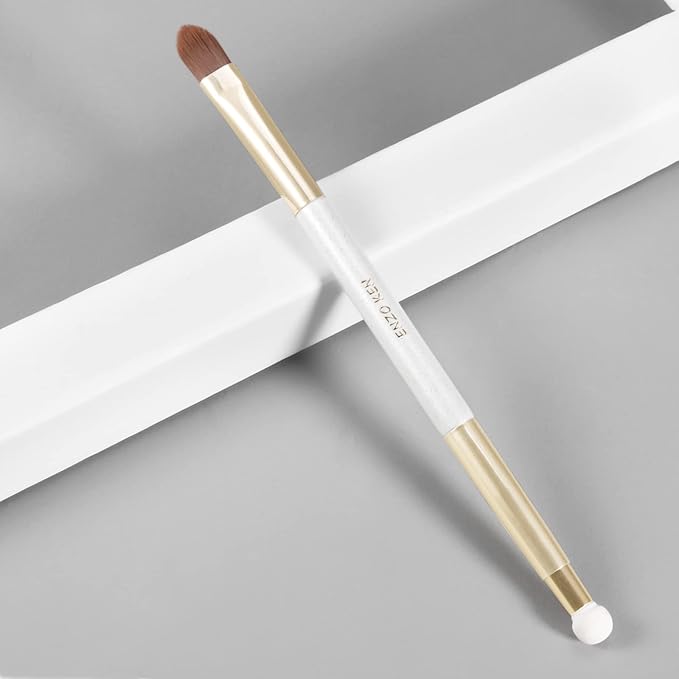 Small Flat Concealer Brush - Under Eye Sponge, Blending Brush