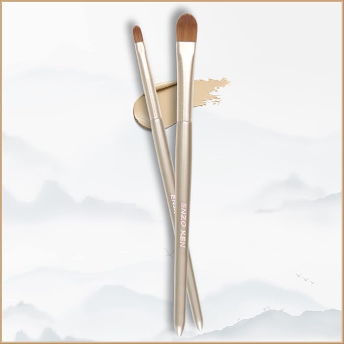 Thin Lip Brush, Mini Flat Concealer Brush Under Eye, Small Lip Makeup Brush for Lip Stick, Liquid Lipstick, Liquid Blush, Lipgloss, Lip Plumper, Lip Plumping Lip Gloss, Spots, Mature Skin.