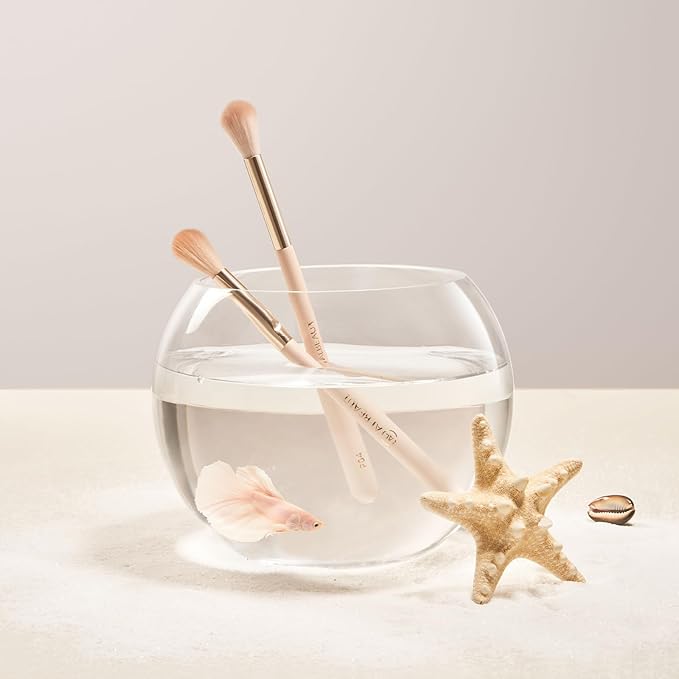 Highlighter Brush, Fluffy Eyeshadow Blending Brush, Must-Have Makeup Tool for Highlight & Blush (Medium Blender)