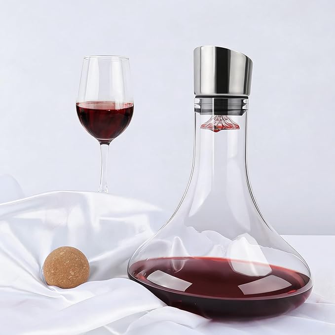 Wine Decanter Built-in Aerator Pourer, Wine Carafe with Aerator,Cleaning Beads and Cork Ball,100% Lead-free Crystal Glass Red Wine Aerator, Wine Gift for Men, Wine Accessories, 50 oz