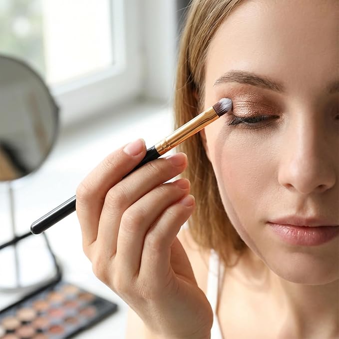 6 Pcs Small Pencil Eyeshadow Brush Eye Makeup Brush Set Round Concealer Eyeshadow Brushs Blending Makeup Tool Reusable for Eyeshadows Eyebrow
