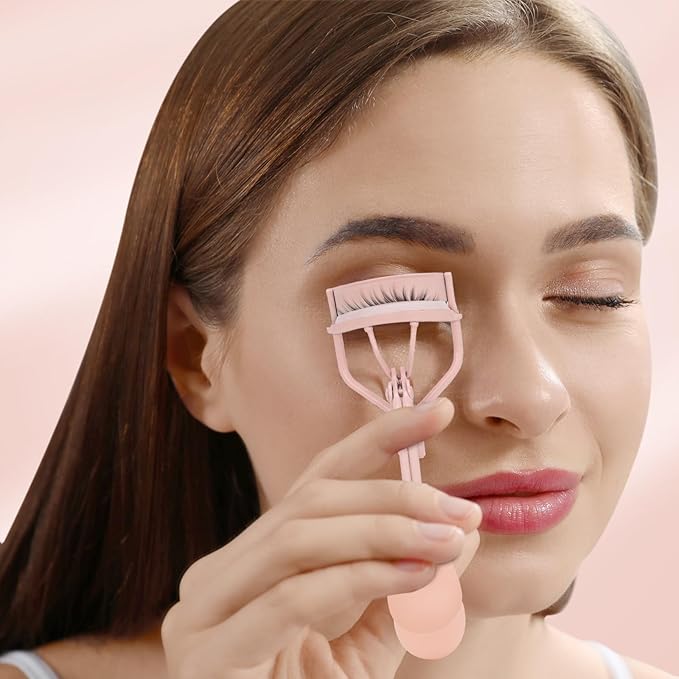 ODELY Eyelash Curler with Pads, Lash Curler with 10 Extra Silicone Replacement Pads, Comfortable Grip for Effortless Curling – Eyelashes for The Perfect Eye Contour (Rose Pink)