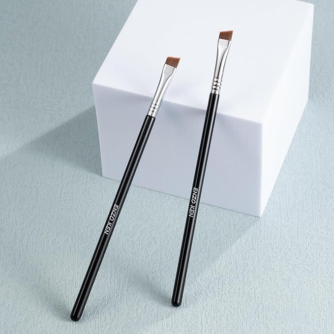 Fine Angled Eyeliner Brush, Flat Eyebrow Brush, Flat Angled Eyebrow Brushes, Brow Brush, Eyeliner Brushes Fine Angled, Winged Eyeliner Brush. (E906)