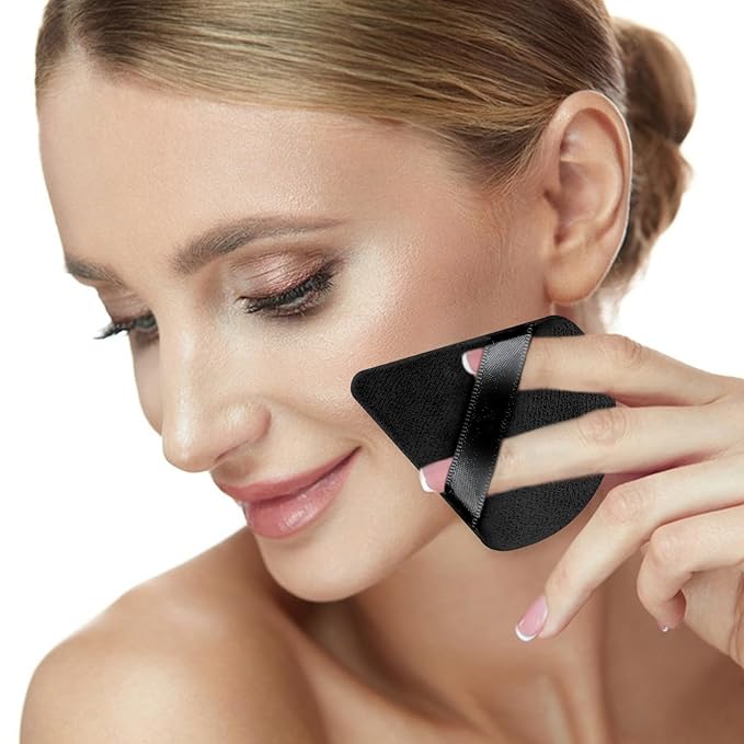 Molain 150 Pcs Triangle Powder Puffs, Soft Makeup Puffs Wet & Dry Use Cosmetic Sponge Applicators for Loose Powder Foundation Face Body(Black)