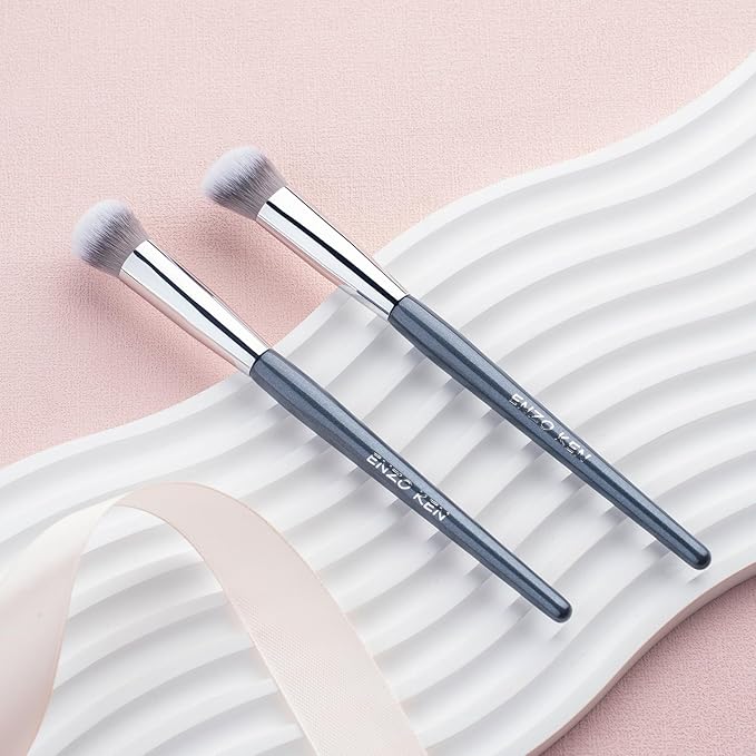 Angled Kitten Paw Concealer Brush Under Eye, Concealer Brush, Nose Contour Brush, Small Concealer Brushes for Makeup, Under Eye Makeup Brush, Under Eye Brush, Concealer Makeup Brush - 10M01