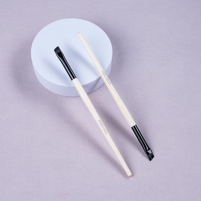 Flat Angled Eyebrow Brush, Fine Angled Eyeliner Brush, Flat Eyebrow Brushes, Angled Brow Brush, Winged Eyeliner Brush. (E806)
