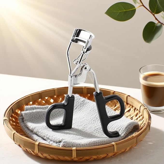 Black Eyelash Curler, Natural Curl Lash Curler - Wide Fit Comfortable Curved Design with Non-Slip Grip & Replacement Pads for a Natural, Clump-Free Lift, Ideal Christmas Gift (Black)