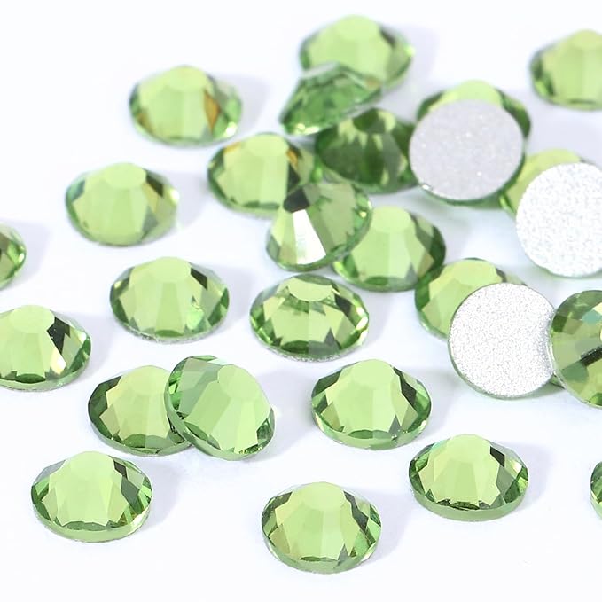 Novani Rhinestones 1440pcs SS20 Glass Rhinestones Crystal Flatback Gemstones for Crafts Nails Makeup Bags and Shoes Decoration（SS20, Light Green）