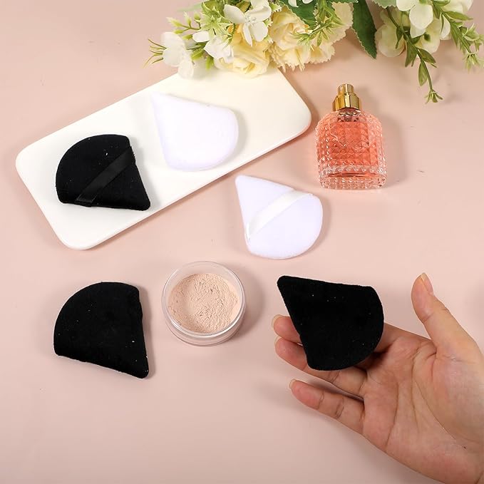 30Pcs Triangle Powder Puff Soft Velour Puff Makeup Puffs Sponge Reusable Setting Puffs Set for Loose Powder Eye Face Contouring Exquisite Beauty Cosmetic Makeup Tools(Black,White)
