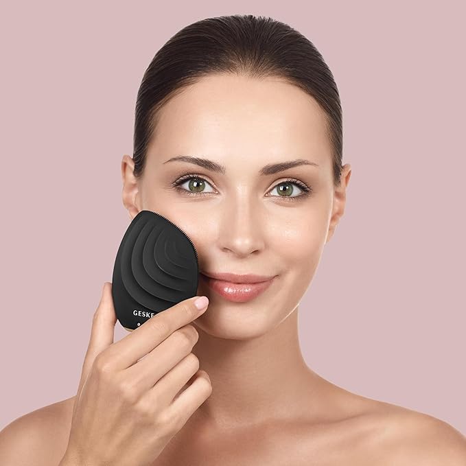 GESKE SmartAppGuided™ Sonic Facial Brush 5 in 1 | Vibrating Electric Facial Cleansing Brush | Soft Silicone Brush | Professional Facial Cleanser | Skin Cleanser & Exfoliator | Face Massager