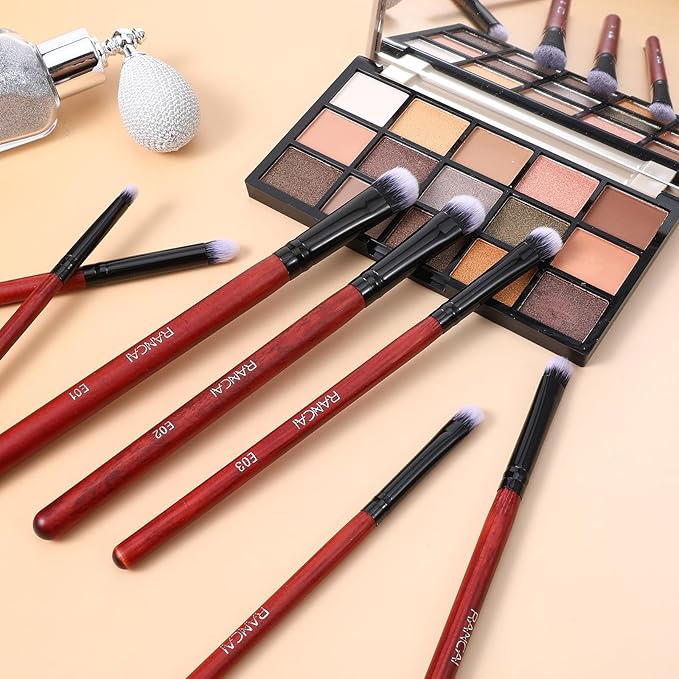 7Pcs Brown Eyeshadow Brushes Set, Portable Eye Makeup Brush with Soft Hairs and Wood Handle Professional Blending Eyeshadow Makeup Brushes for Shadow lip Angled Eyeliner Eyebrows