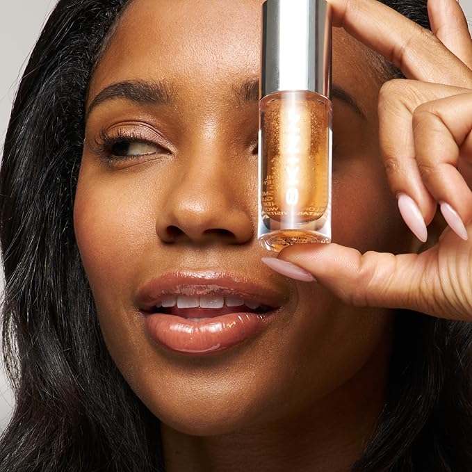 SKINN Luminous Lip Oil, Golden - Lip Care for Dry and Cracked Lips - Ultra-Light Non-Sticky Formula with Sheer Glossy Finish - Soothing Vitamin C & Manuka Honey Supports Collagen Production