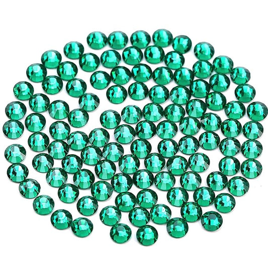 Novani Rhinestones 3000Pcs Flatback Crystal Round Loose Gemstones Glass Rhinestones for Crafts Makeup Nail Art Clothes Shoes DIY Decorations(SS8, 2.3-2.5mm,Green Zircon)