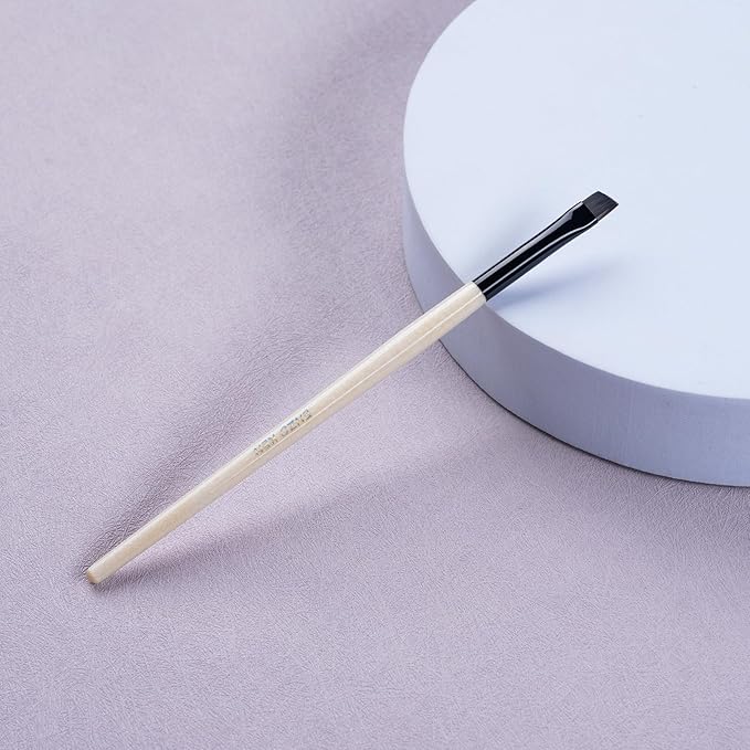 Flat Angled Eyebrow Brush, Fine Angled Eyeliner Brush, Flat Eyebrow Brushes, Angled Brow Brush, Winged Eyeliner Brush. (E806)